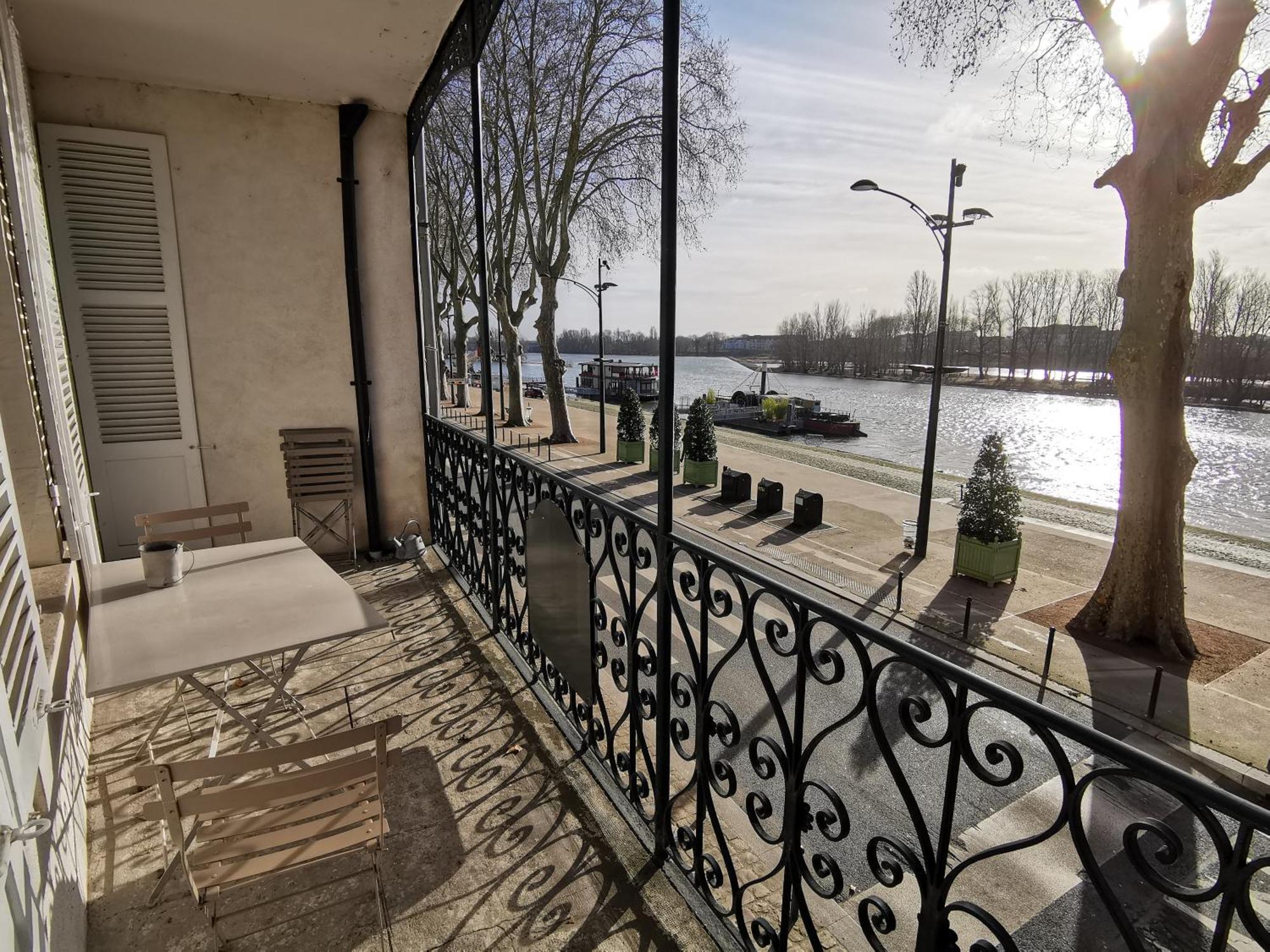 Appart Gite Les Oiseaux- Face Loire Quai Du Chatelet Orleans Exterior photo